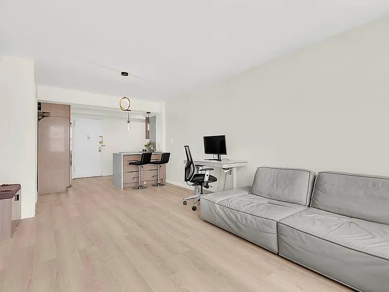 160 E 27th St #12C — Photo 4