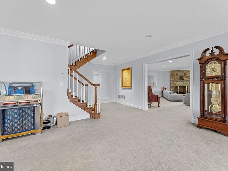 8541 Old Dominion Dr — Photo 92