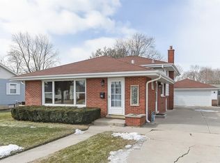124 N Hale Ave, Bartlett, IL 60103