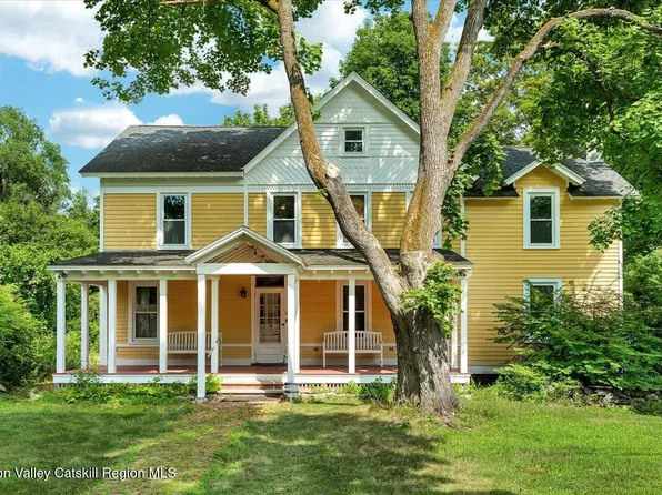 18 Gaffney Lane, Kinderhook, NY 12106