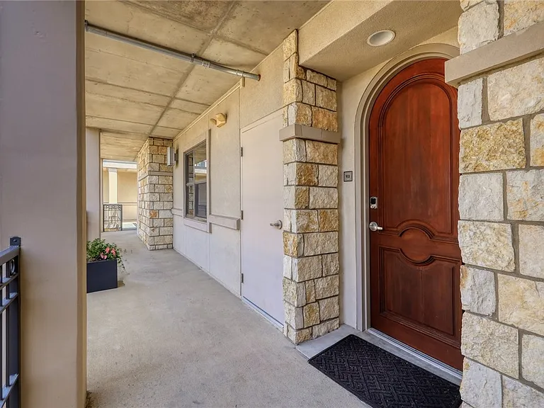 1812 West Ave #501 — Photo 37