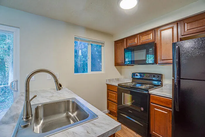 932 Simons St #932 — Photo 7