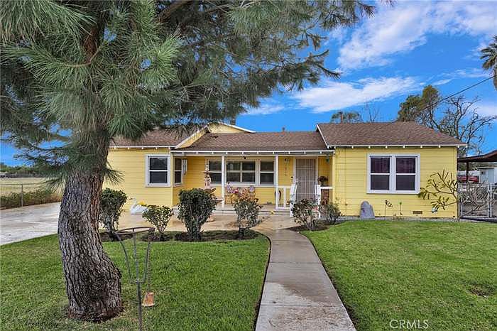 2nd image of 4487 Tyrolite St