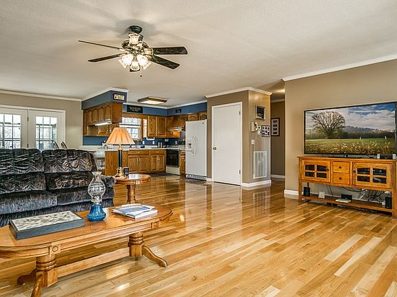 3rd image of 164 Telephone Ln