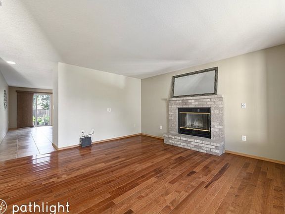 5th image of 2413 NE 106th St