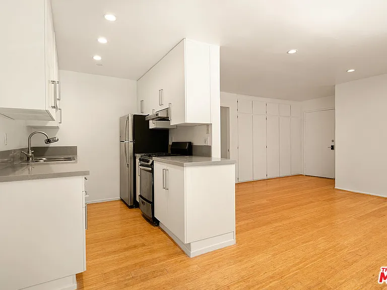 2311 4th St #114 — Photo 2
