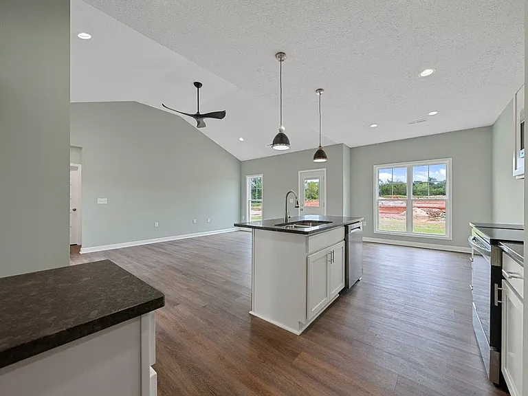 2583 Cedrus Ave — Photo 7