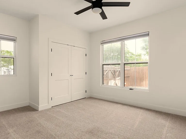 402 E Ash Dr — Photo 17