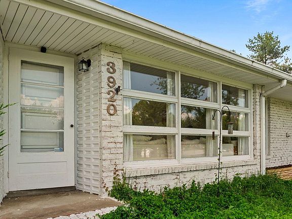 3rd image of 3920 Devonshire Dr