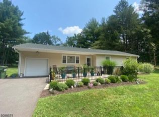 111 Lilac Dr, Annandale, NJ 08801