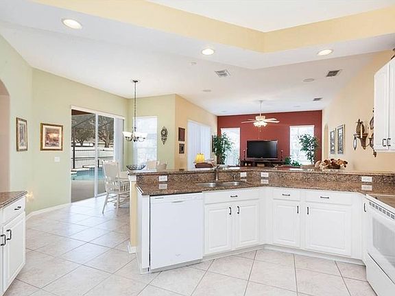 Striking Granite Breakfast Bar Kitchen!
