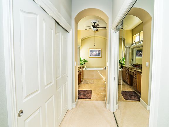 Walkin closet in all Bedroom