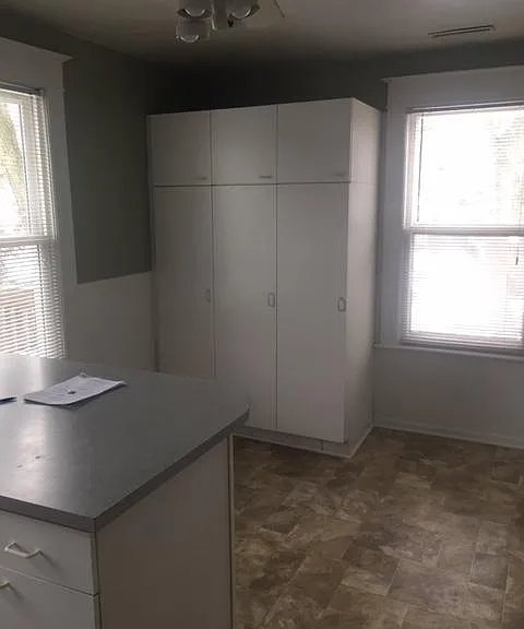 Kitchen Eating area and island