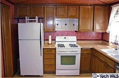 5th image of 6716 Clybourn Ave Unit 202