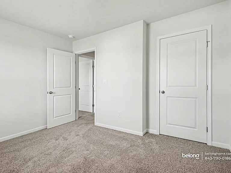 1614 Yarrow Ln — Photo 3