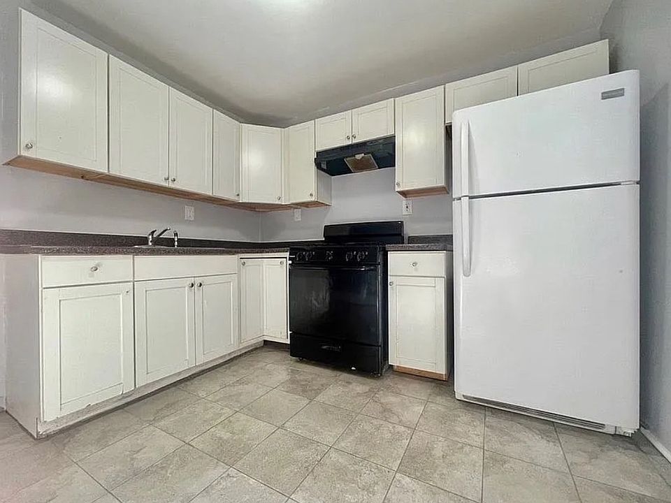 1st image of 117 Randolph Ave #1