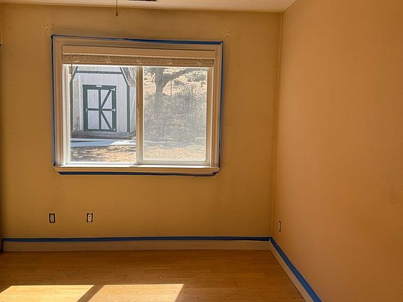 5th image of 4167 Oakwood Dr