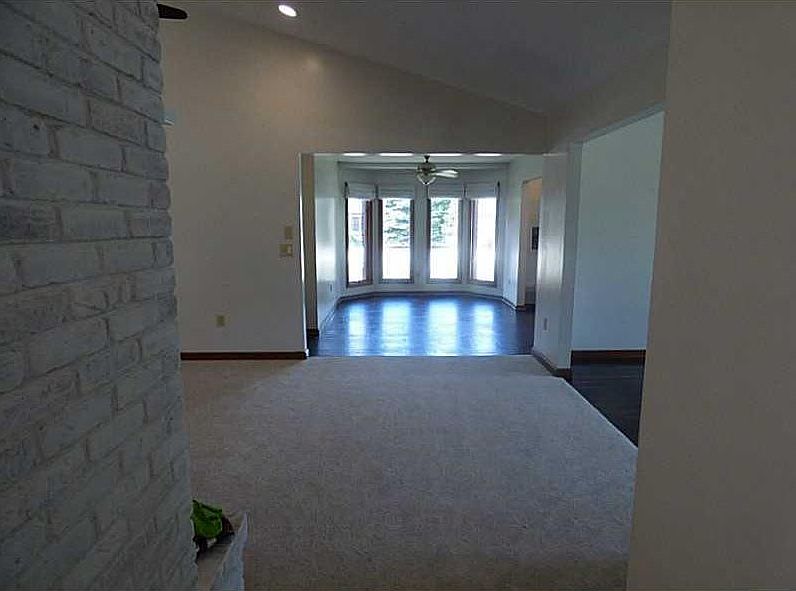 2nd image of 446 Ashwood Ct
