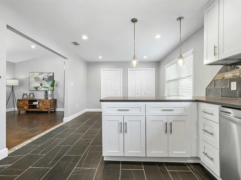 5503 Manor Rd — Photo 11
