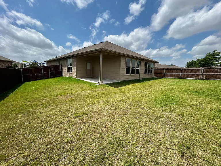 16028 Bronte Ln — Photo 27