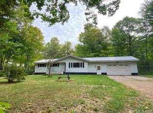 828 County Road 550, Marquette, MI 49855