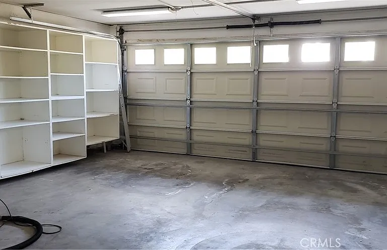 215 Knox St — Photo 34