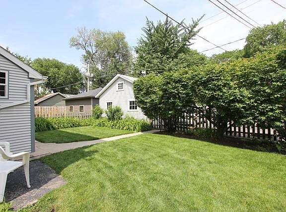 2nd image of 218 S Kenilworth Ave #1