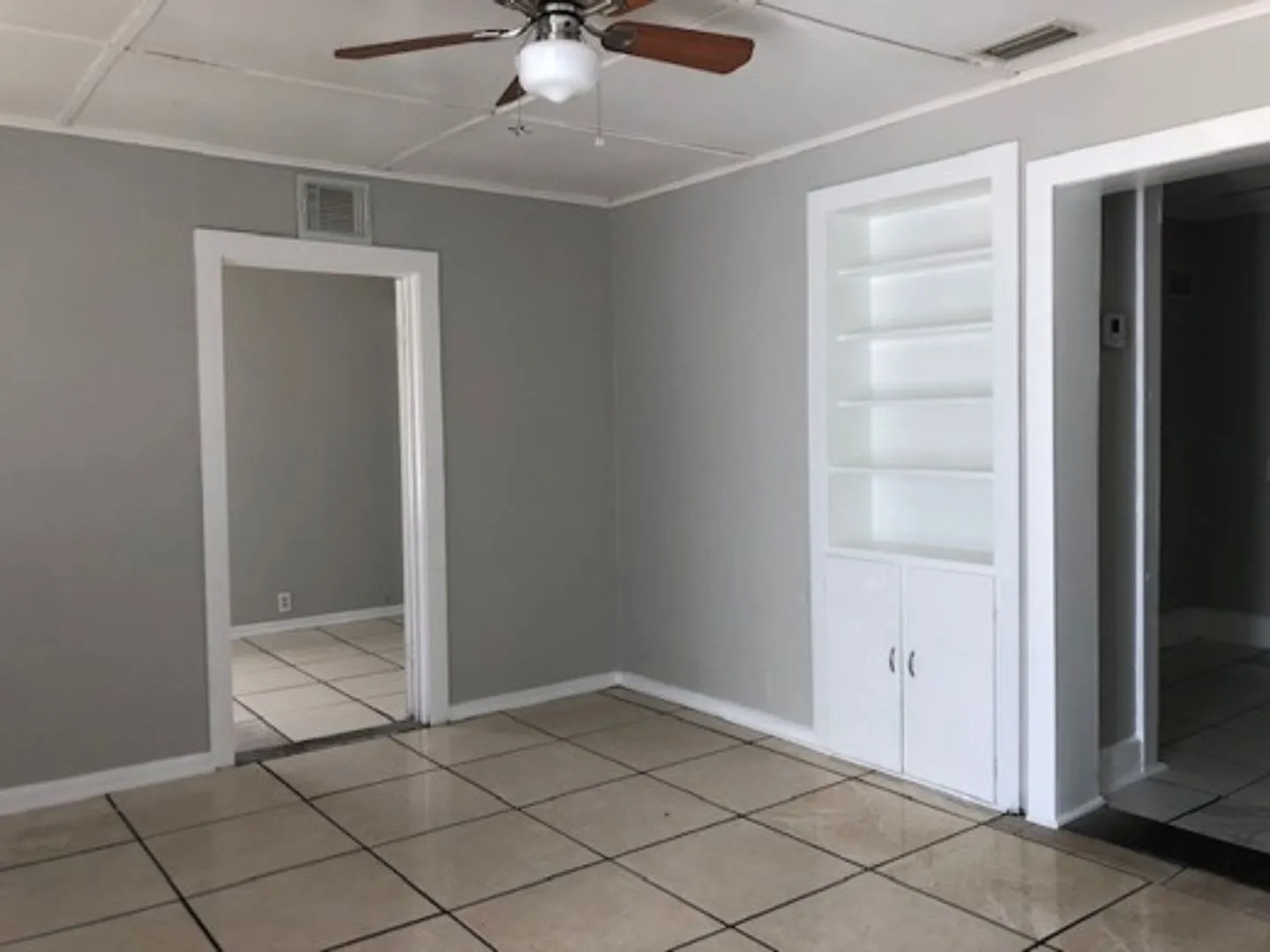 Open and Bright 3 Bedroom in St Petersburg! — Photo 4