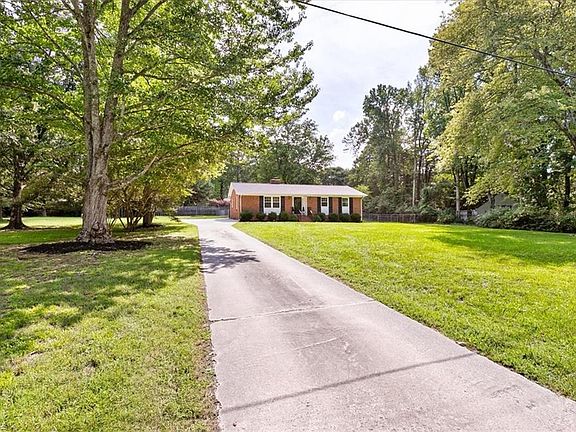 4th image of 104 Weslayan Dr