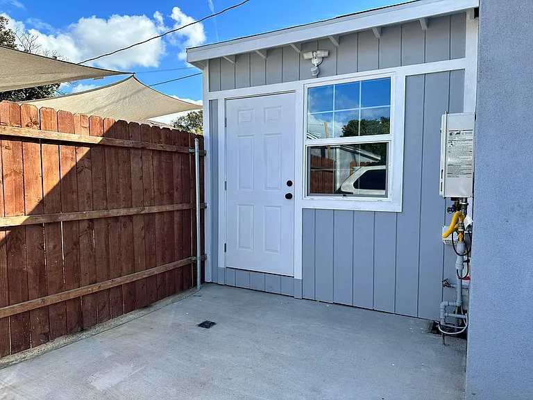 6505 White Oak Ave — Photo 3