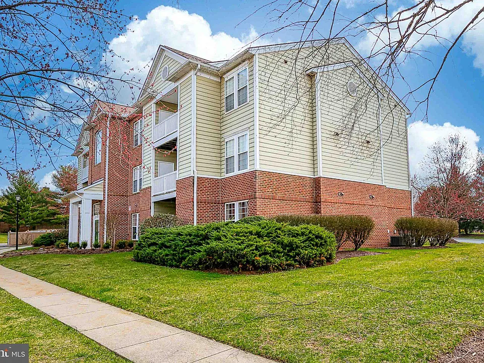 8202 Blue Heron Dr #3C