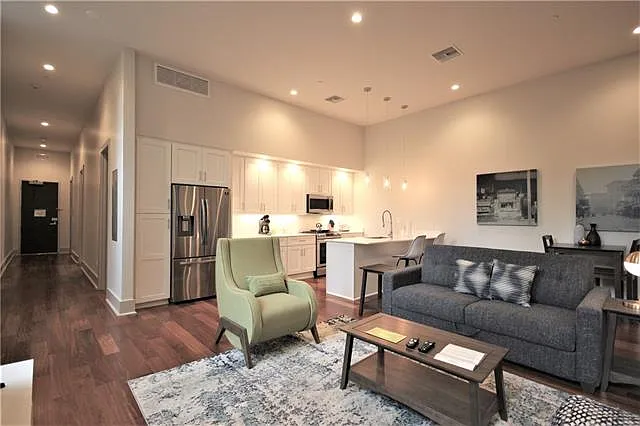 820 Union St #203 — Photo 8