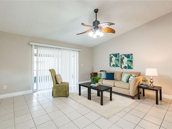 4th image of 907 Coolwood Pl
