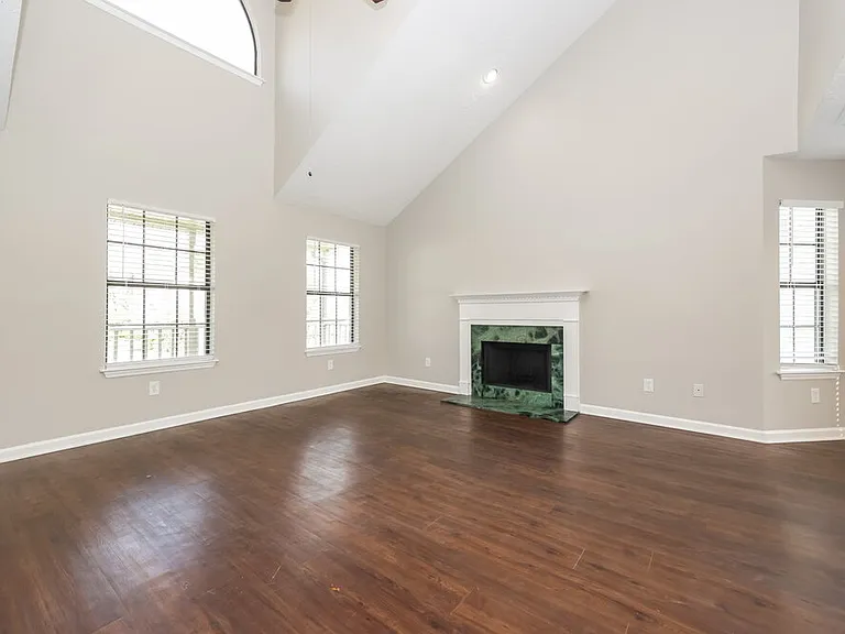 312 Pine Ridge Ln — Photo 5