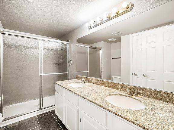5th image of 3311 Sunfish Dr Unit D