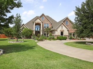 316 Spring Grove Dr, Waxahachie, TX 75165