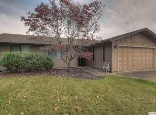 330 NW Hillcrest Dr, Dallas, OR 97338
