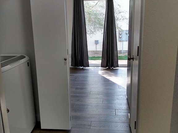 5th image of 4897 Basswood Dr