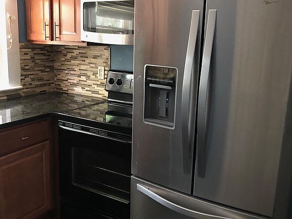 5th image of 1111 E Central Blvd #1
