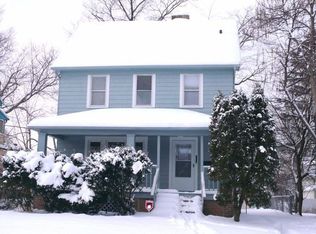 986 Pembrook Rd, Cleveland Heights, OH 44121