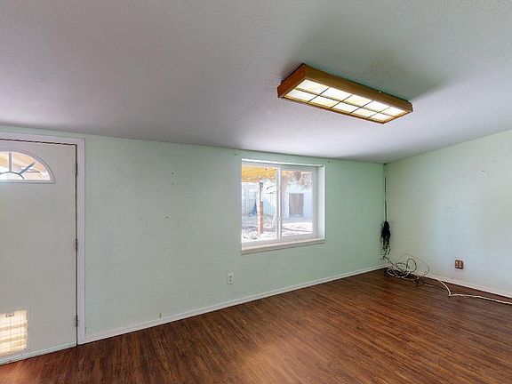 5th image of 3233 N El Tovar Ave