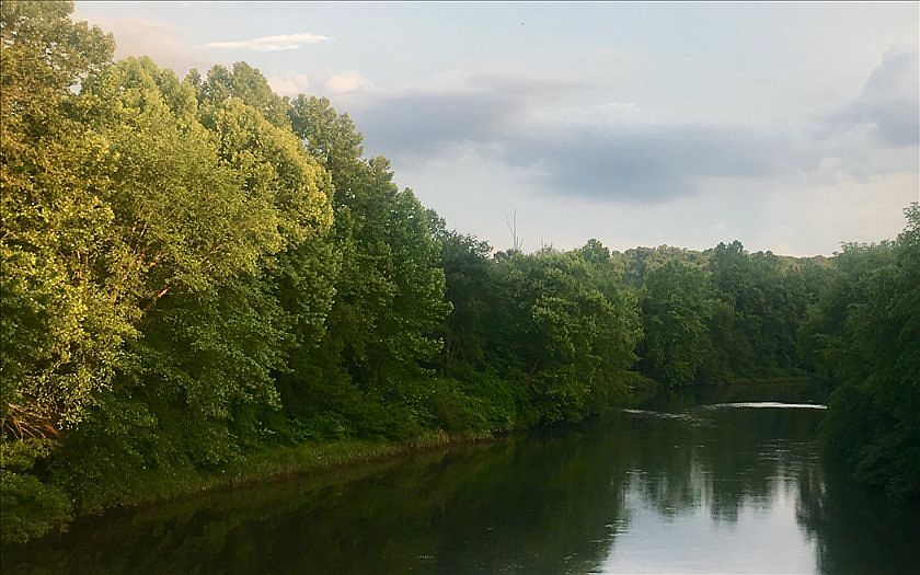 1st image of 218 River Dr
