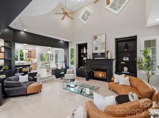 1120 Chollywood Dr, Charlotte, NC 28211