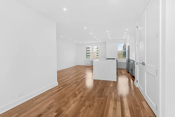 Sold by Re/Max In The City | media 4