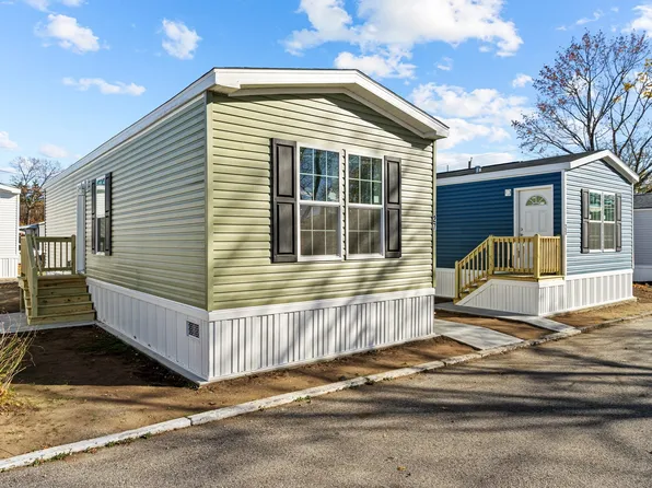 548 Kenyon Ave #27, Attleboro, MA 02703