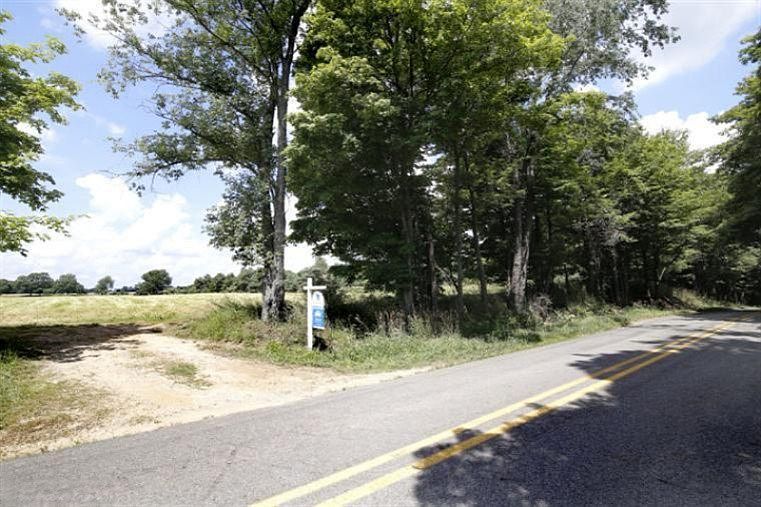1st image of N 42nd St