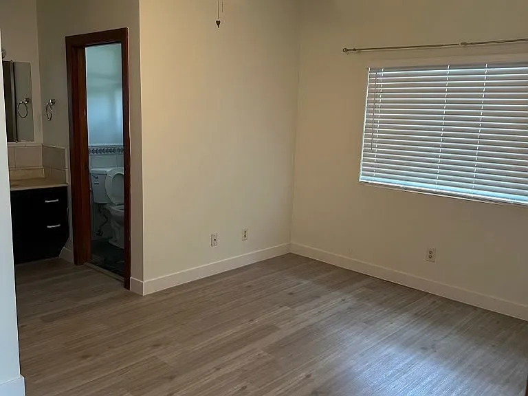 4638 Russell Ave — Photo 2