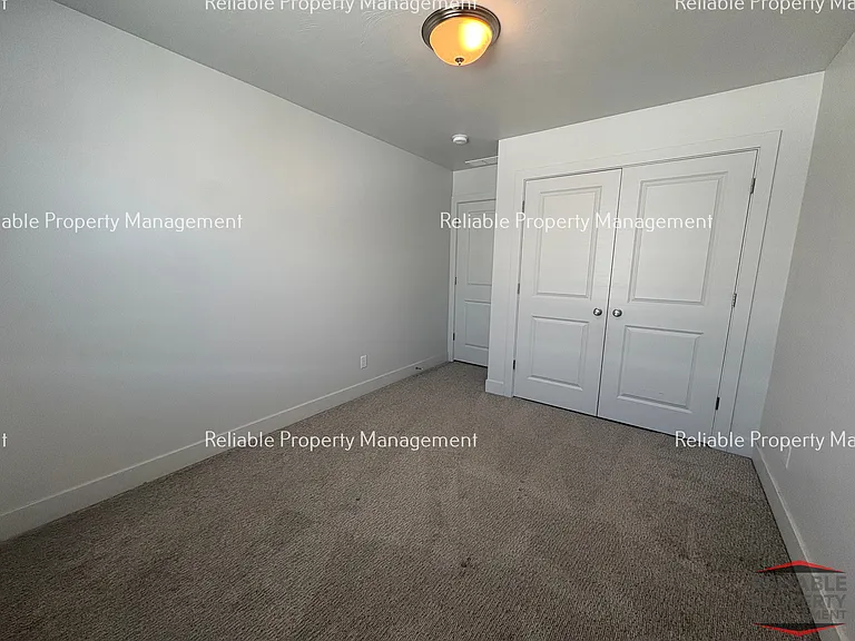 144 S Emery Ln — Photo 10