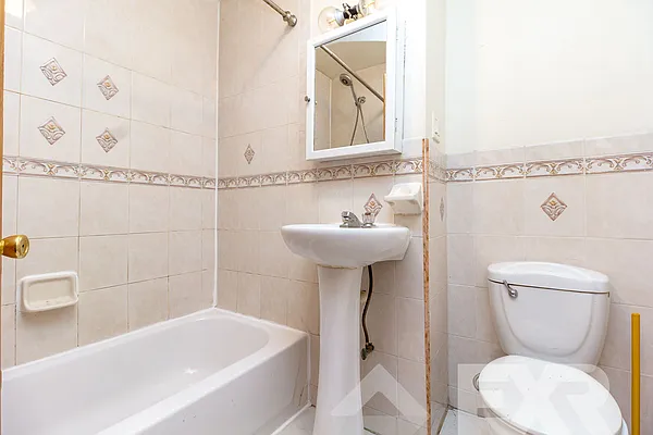 Rented by EXR | media 7