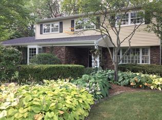 26W244 Tomahawk Dr, Wheaton, IL 60189